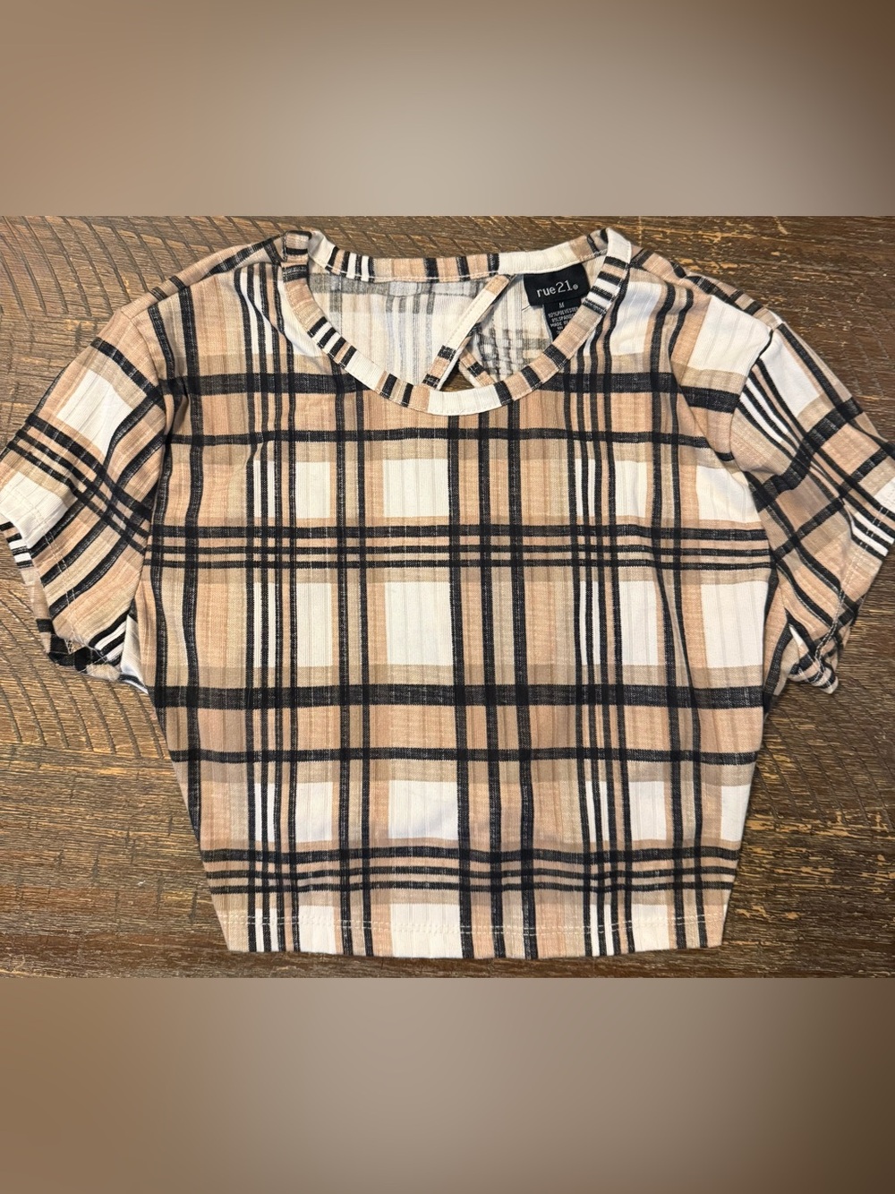 Rue21 Beige & Black Plaid Crop Top